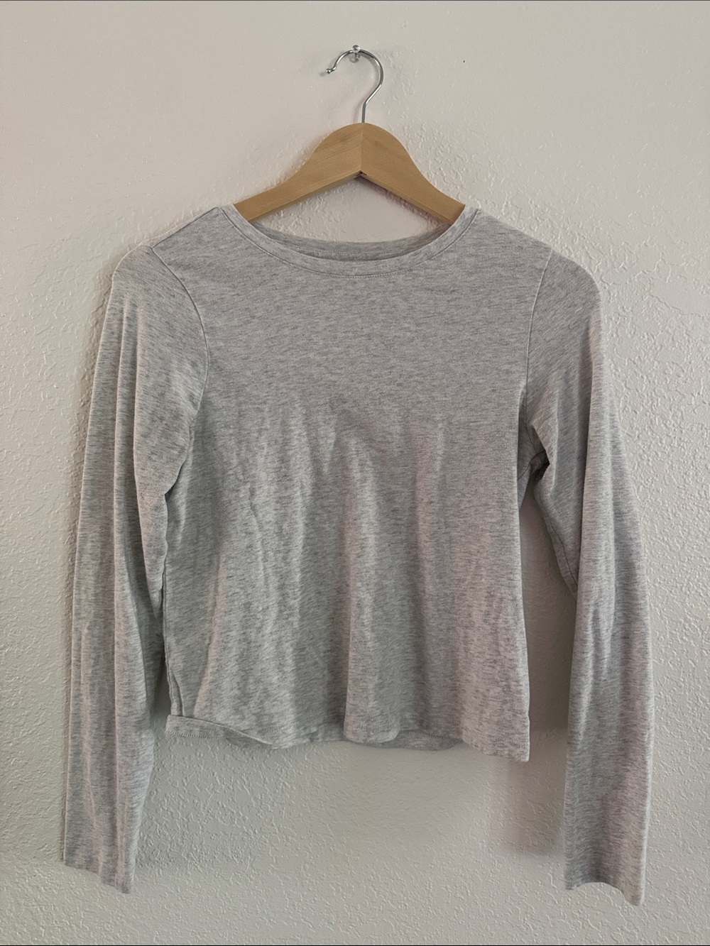 Old Navy Bestee Light Gray Long Sleeve Crewneck Top